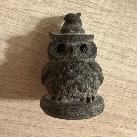 Witch owl obsidian crystal carving - Picture 1 of 2
